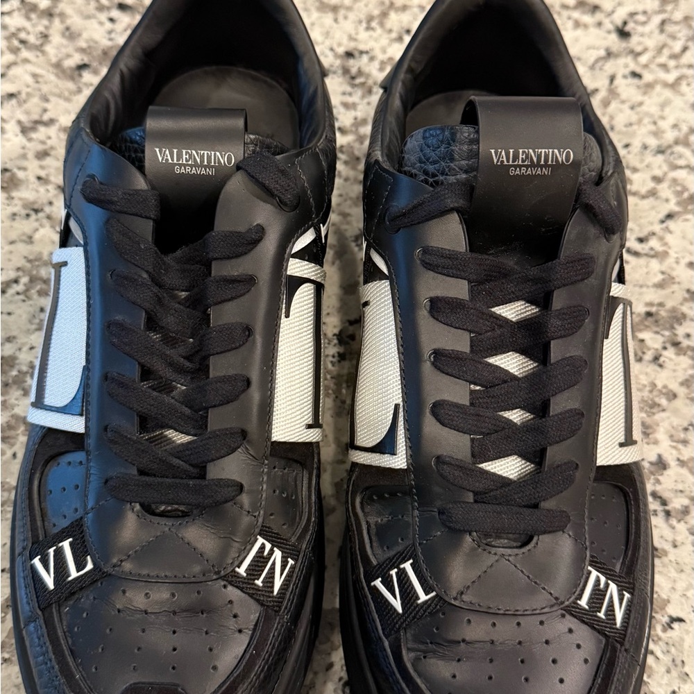 Valentino Garavani Men’s Black Leather VLTN Low-Top Sneakers